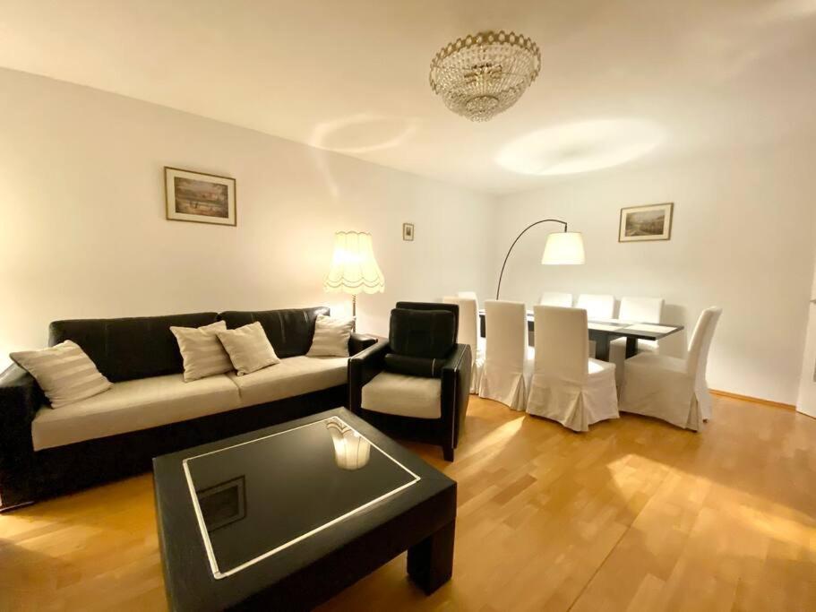 Near Vic Austria Center, 90sqm, 3br, Lr, Kitchen, 6min To Vic, 10min To City U1 Appartement *