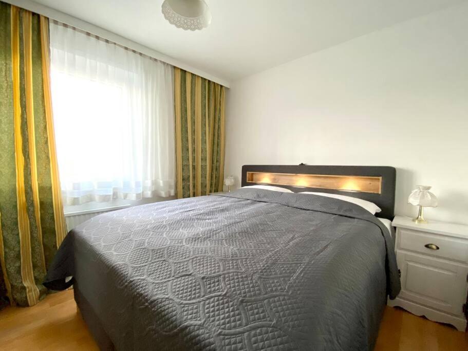 Near Vic Austria Center, 90sqm, 3br, Lr, Kitchen, 6min To Vic, 10min To City U1 Wenen
